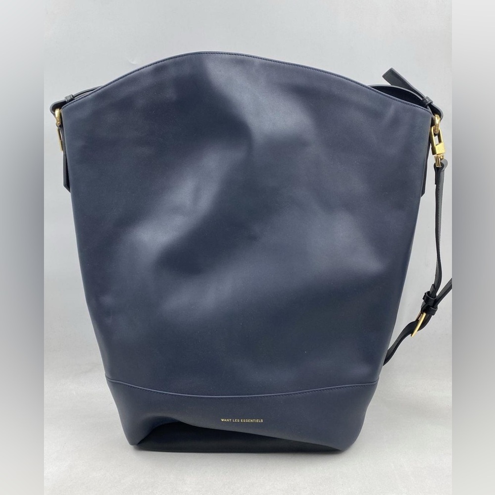 WANT Les Essentiels Cambria XL Genuine Leather Bucket Bag Navy & Black, NWOT - Picture 2 of 14